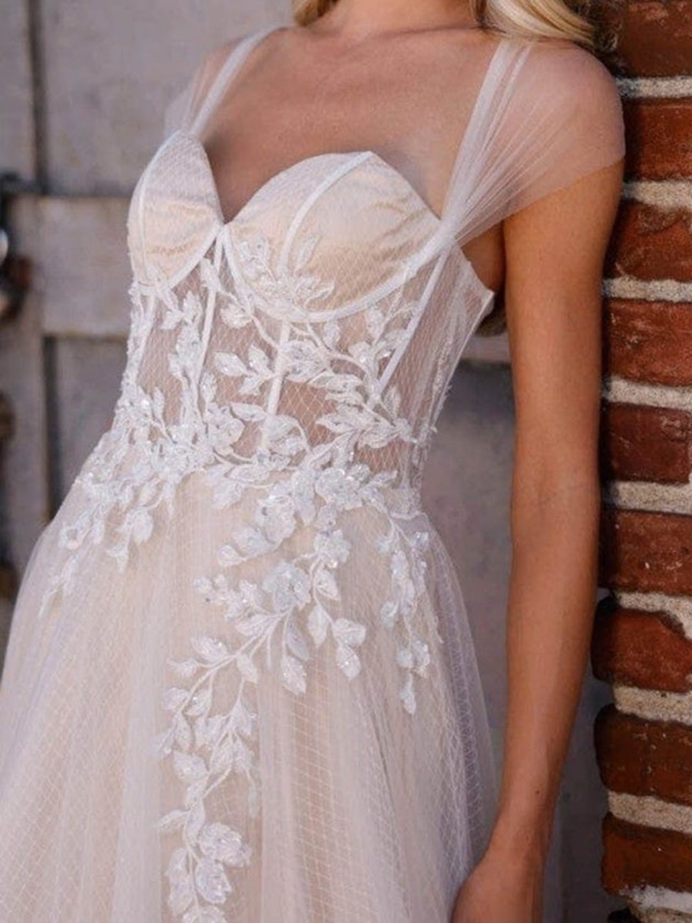 NWT Terani Couture Sz 4 Ivory/Champagne Lace Appliqué Tulle Gown